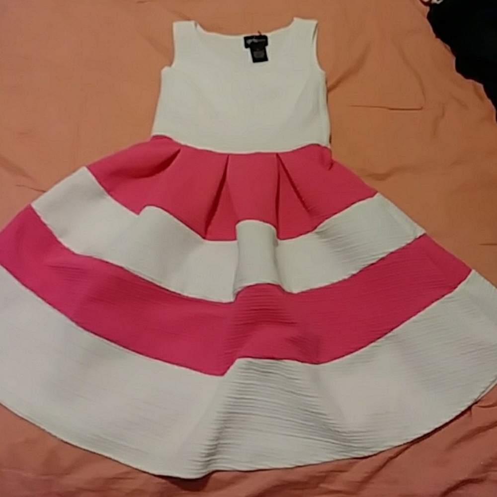 Dress - Picture 1 of 2